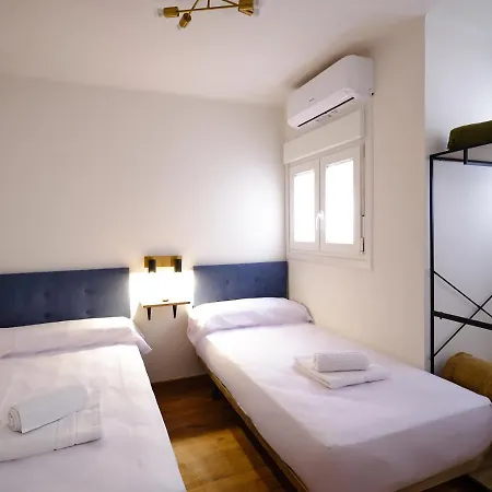 Apartman Leo Home- Bright & Centric 3 Bedrooms With Private Parking Inside *