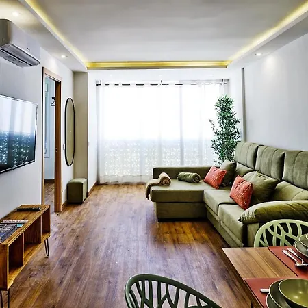 Leo Home- Bright & Centric 3 Bedrooms With Private Parking Inside *