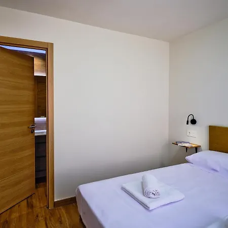 Leo Home- Bright & Centric 3 Bedrooms With Private Parking Inside Apartman *