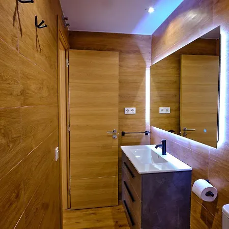 Leo Home- Bright & Centric 3 Bedrooms With Private Parking Inside Apartman *