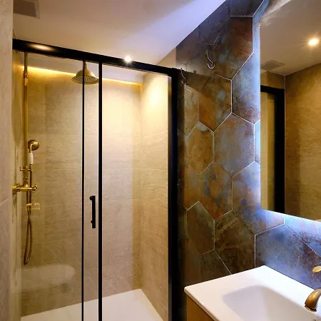 Leo Home- Bright & Centric 3 Bedrooms With Private Parking Inside Apartman