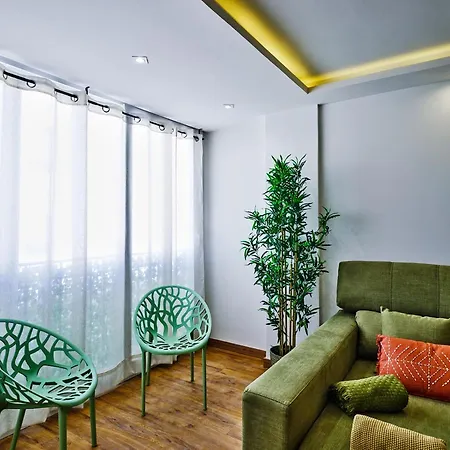 Leo Home- Bright & Centric 3 Bedrooms With Private Parking Inside *