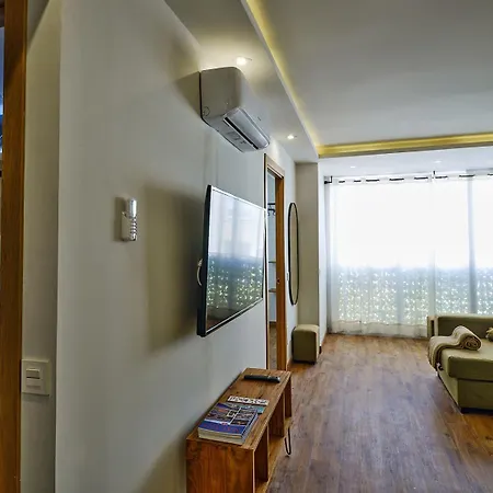 Leo Home- Bright & Centric 3 Bedrooms With Private Parking Inside *